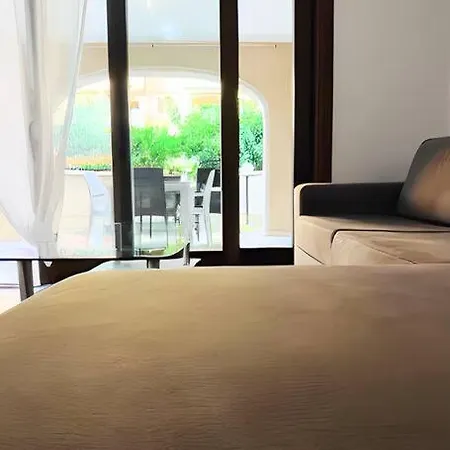 Appartement Modern With Garden
