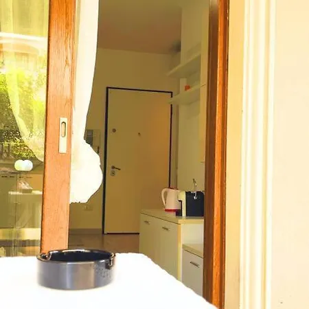 Modern With Garden Διαμέρισμα