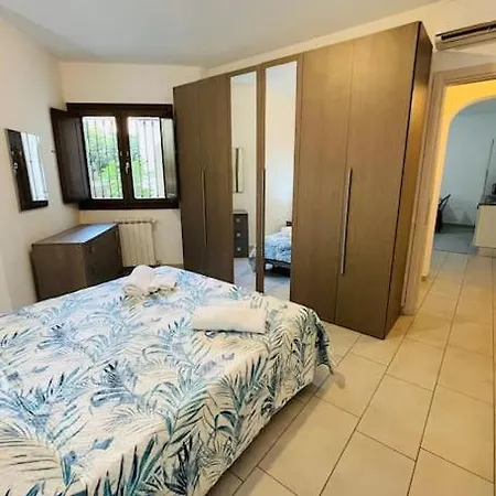 Modern With Garden Διαμέρισμα Όλμπια