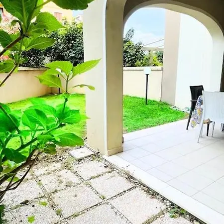 Modern With Garden Διαμέρισμα *